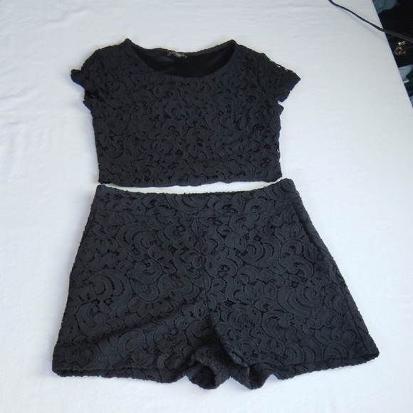 Lace-paneled Cropped Shirt Shorts Set main image 0